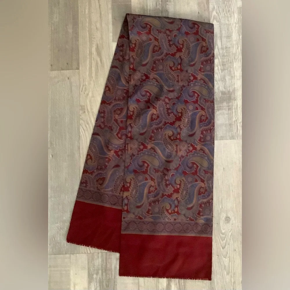 Tie Rack scarf with paisley pattern made in Italy.